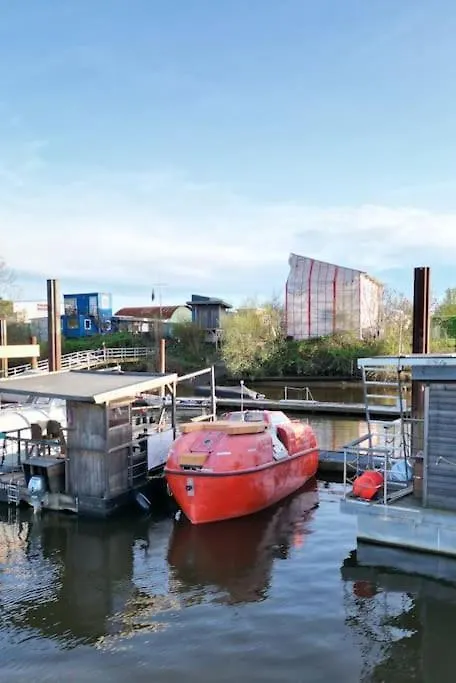 Ausgebautes Freifallrettungsboot Knutschkugel Hamburg-Harburg 0*,